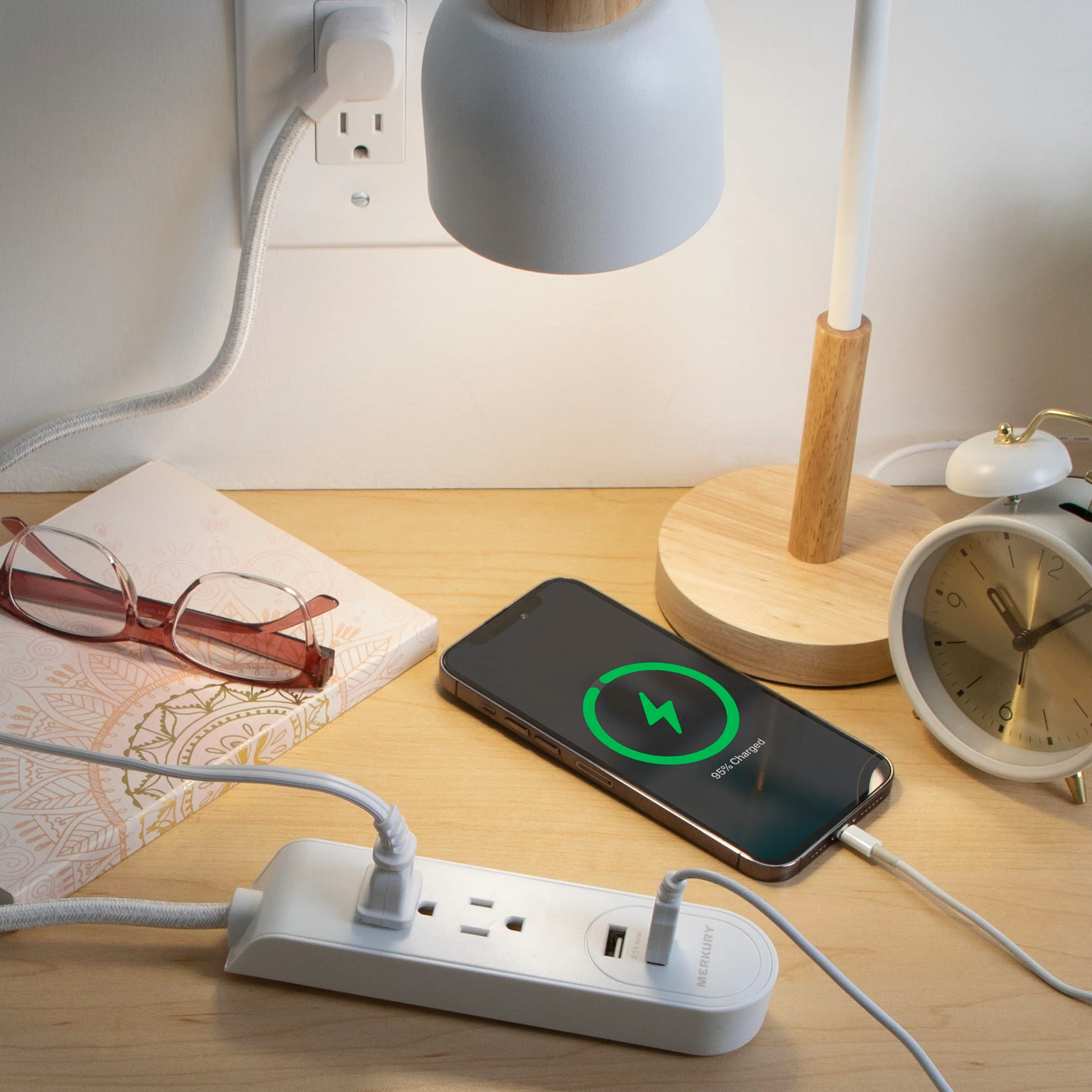 2 AC + 2 USB 2.1A 3 Ft Fabric Power - Image 3