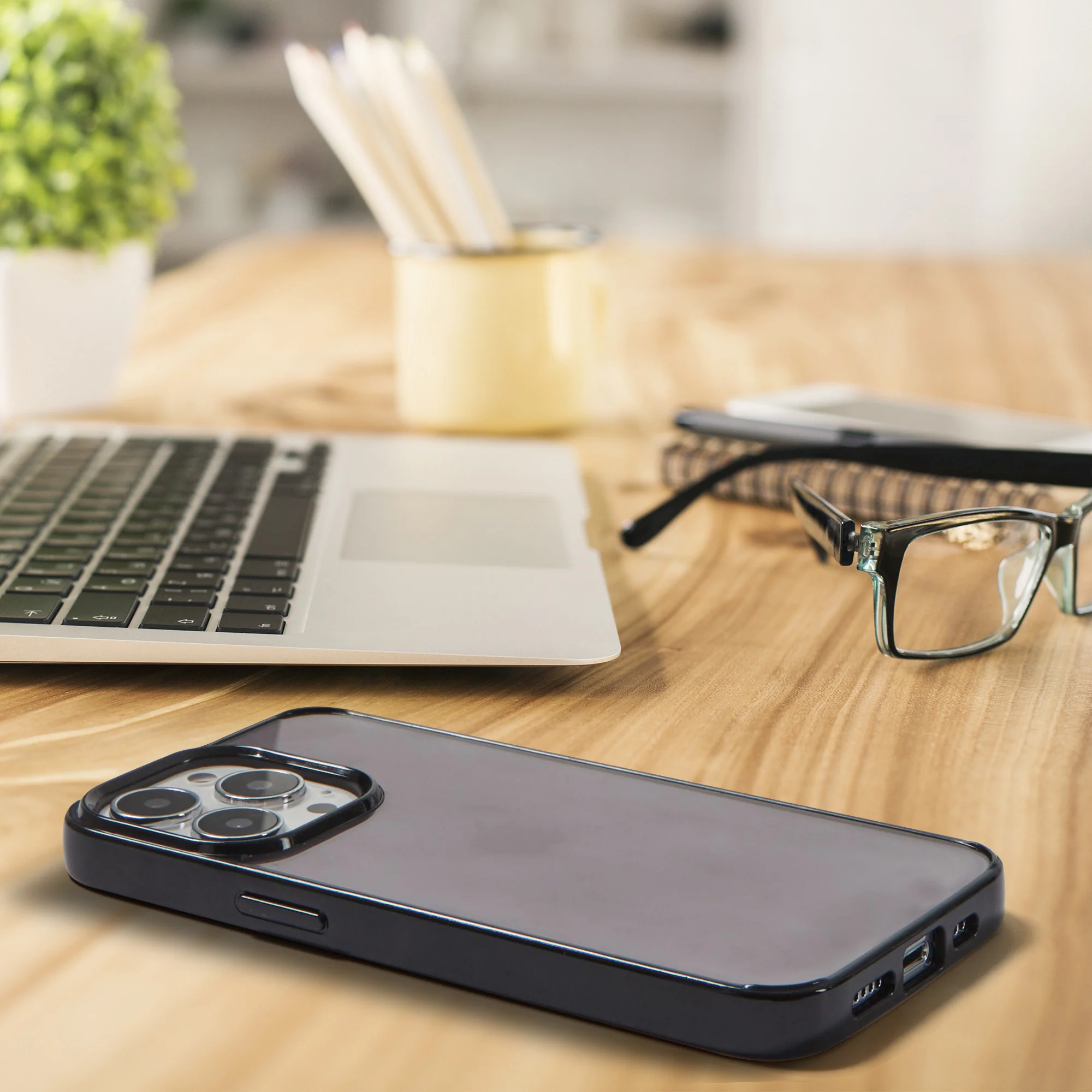 PRISM Hardshell Case iPhone 13 Pro 6.1 - Image 2