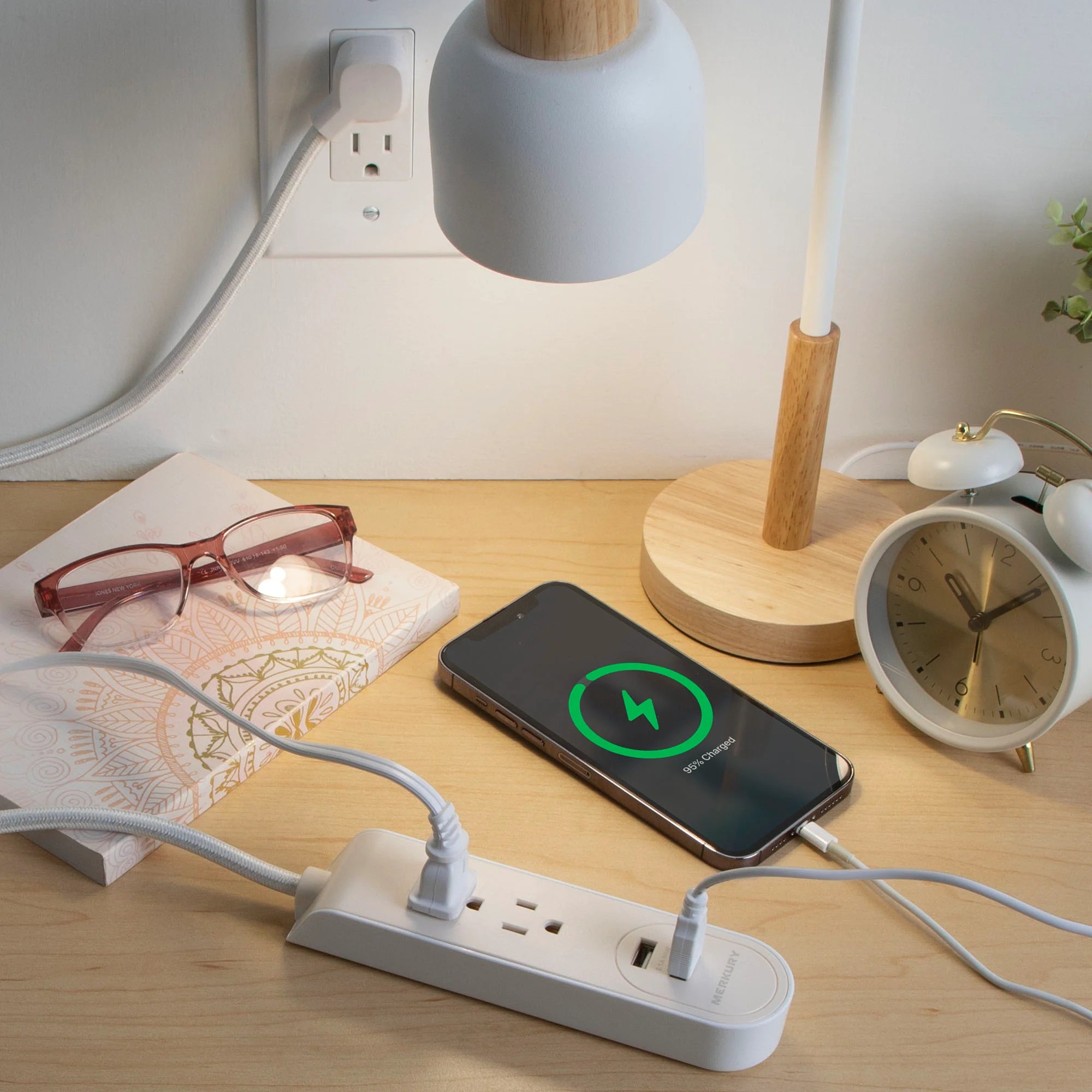 2 AC + 2 USB 2.1A 3 Ft Fabric Power - Image 2