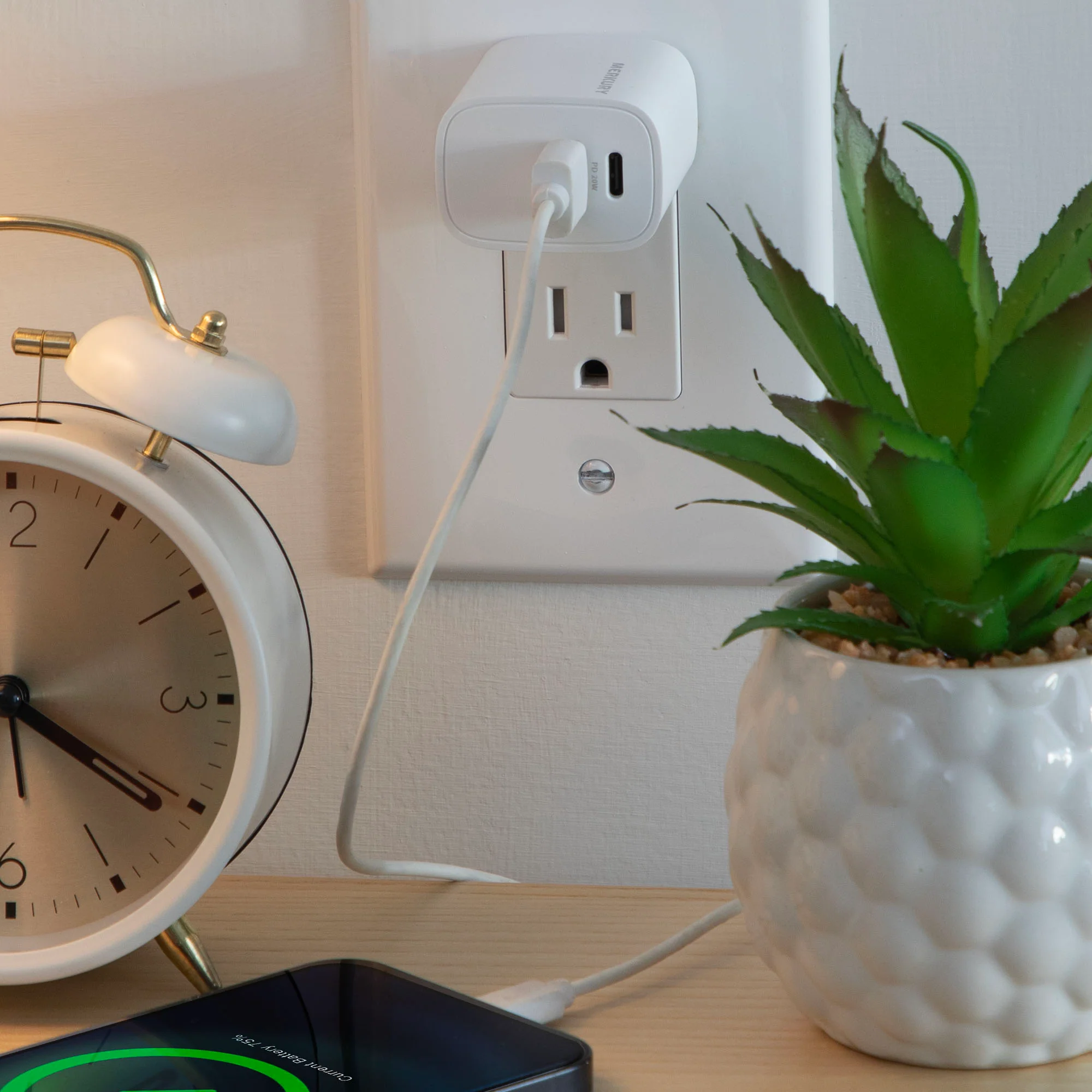 PD 20W Wall Charger 1 USB-C + 1 USB-A - Image 3